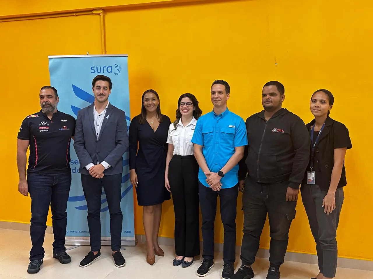 De izq a der. Jose Grullon, Martin Marcaida, Maximiliana Manzueta, Nicole Hernández, Fernando Lloret, Jose Reinoso y Haren González