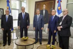 CES Abre diálogo entre Abinader y expresidentes sobre crisis en Haití