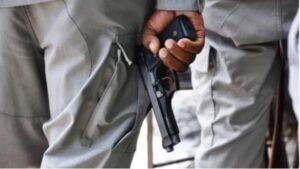 Policías hieren y apresan hombre que disparó contra agentes policiales en Barahona