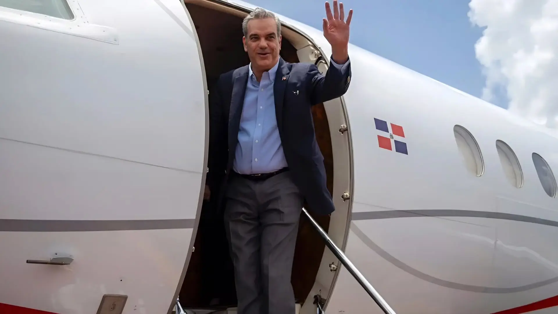 Luis Abinader salió este sábado desde la Base Aérea de San Isidro hacia Niza, Francia, para participar en la Tercera Conferencia de las Naciones Unidas