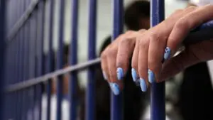 Detienen mujer tras asesinar a su pareja sentimental