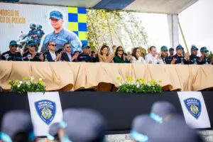 Raquel Peña encabeza lanzamiento del nuevo modelo de servicio policial en Santiago