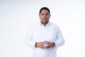 Eduardo Mallen: Omar levantó la mano a su padre, todos estamos encarrilados en el camino del liderazgo y experiencia que representa Leonel Fernández