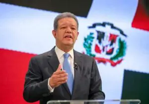 Expresidente Fernández asegura que más de 200 bandas controlan Haití