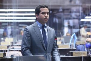 Omar Fernández defiende en EE.UU. derecho de República Dominicana a deportar indocumentados