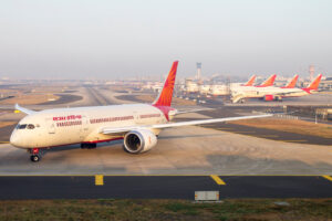 Más de 240 personas viajaban a bordo del 787 Dreamliner que se estrelló en India