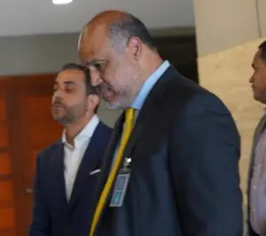 Antonio Espaillat acude a la Procuraduría con su abogado