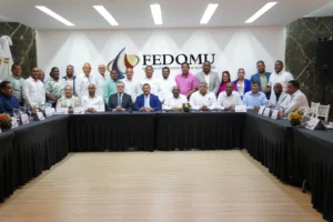 Fedomu y Onaprep buscan insertar internos a labores comunitarias