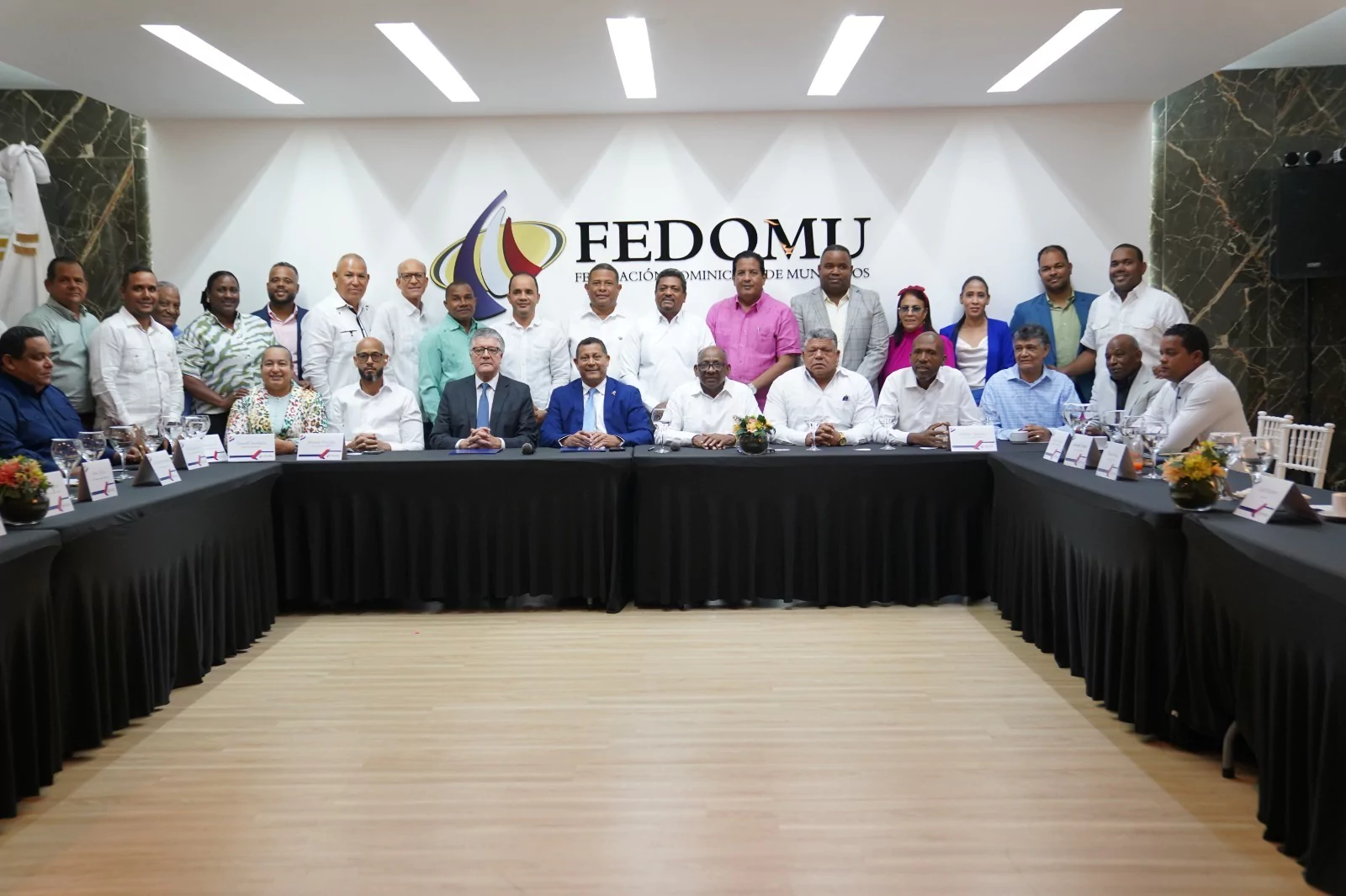 Fedomu y Onaprep buscan insertar internos a labores comunitarias