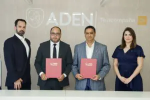 Ejecutivos de la Asociación de Navieros y ADEN Business durante la firma del convenio. FUENTE EXTERNA