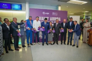 Ministro de Turismo inaugura vuelo a Nueva York de Arajet