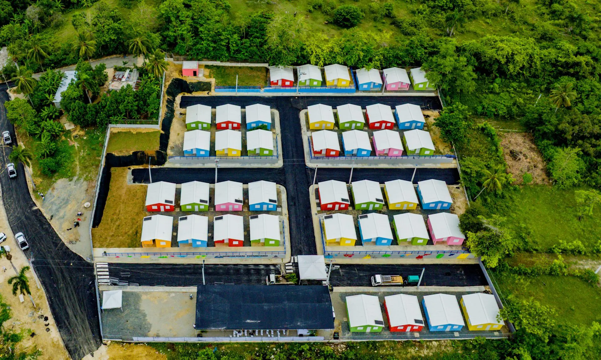 Gobierno dignifica la vida de 40 familias con entrega de viviendas en Cañada Honda; San Cristóbal