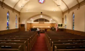 VIDEO: Pastor muere en su iglesia mientras predicaba la palabra