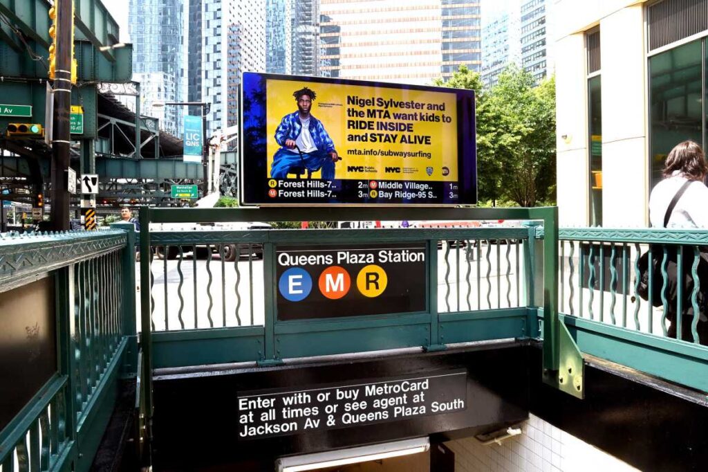 Subway surfing: el reto viral que mata a menores en Nueva York