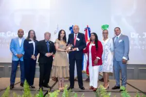 Ciudad Sanitaria honra al Dr. Julio Manuel Rodríguez Grullón en su III Jornada Científica           
