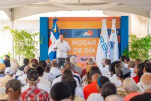 Ministro Paliza encabeza entrega de hogar de día para adultos mayores en el Nuevo Domingo Savio