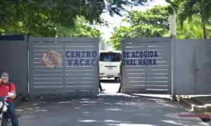 Migración informa fallecimiento de ciudadana estadounidense detenida en centro de retención de Haina