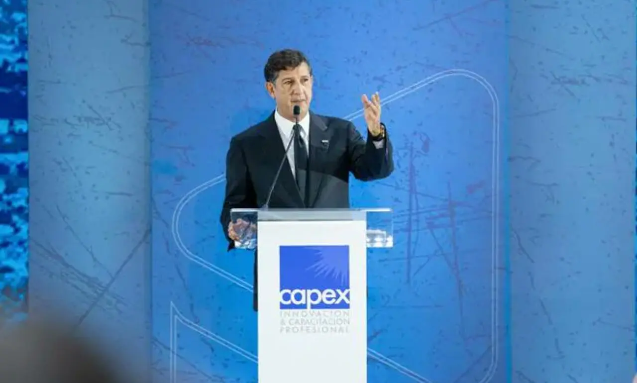 Manuel Estrella destaca pilares del crecimiento económico de Santiago y el Cibao durante conferencia