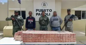 Armada Dominicana incauta contrabando de cigarrillos en barco del Ministerio de Medio Ambiente en el parque nacional El Morro