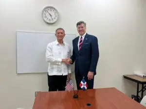 Canciller Roberto Álvarez sostiene reunión bilateral con el subsecretario de Estado de EE. UU., Christopher Landau