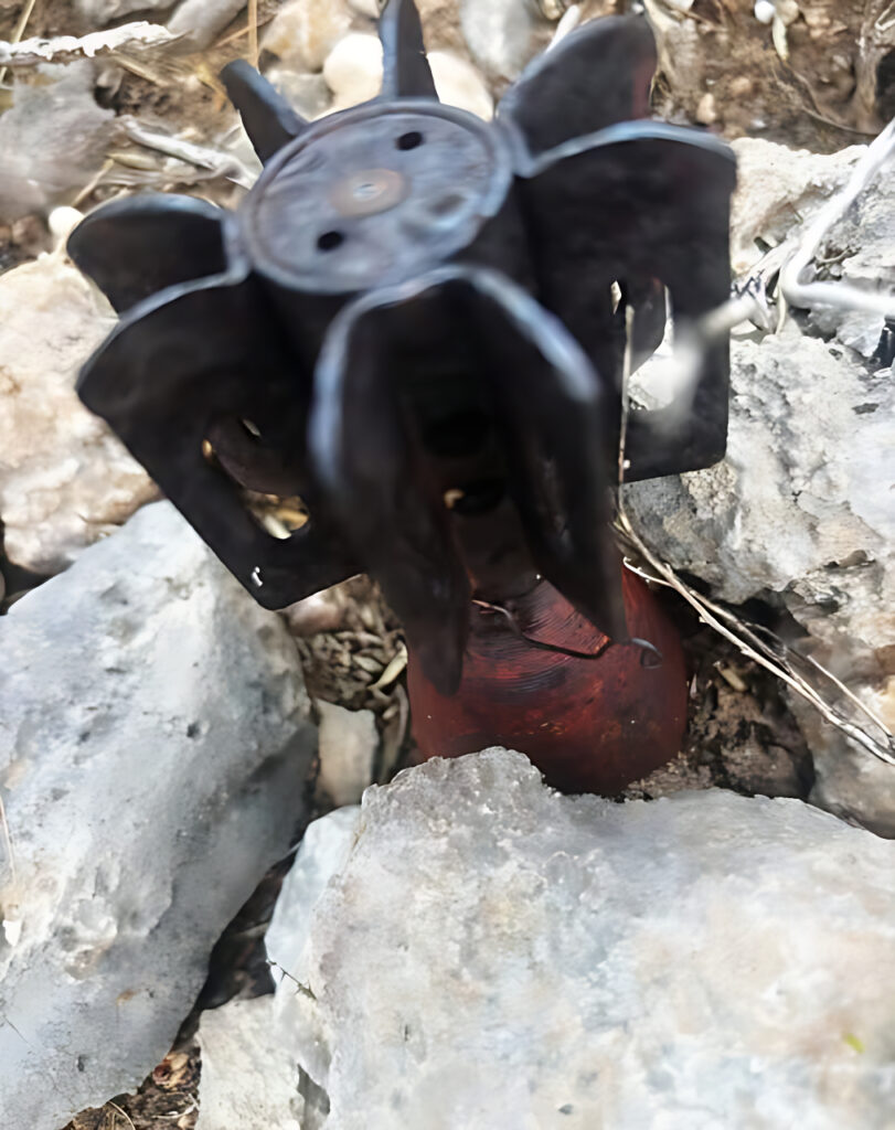 descubrimiento de un posible artefacto explosivo de la era de Trujillo en El Morro de Montecristi
