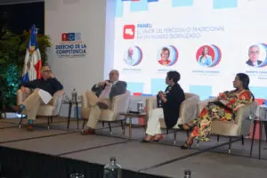 Los directores de El Caribe y CDN cerraron el taller para comunicadores de ProCompetencia