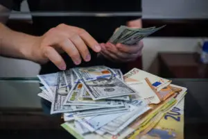 Precio del dólar y euro hoy en RD 29 de junio 2025: compra y venta