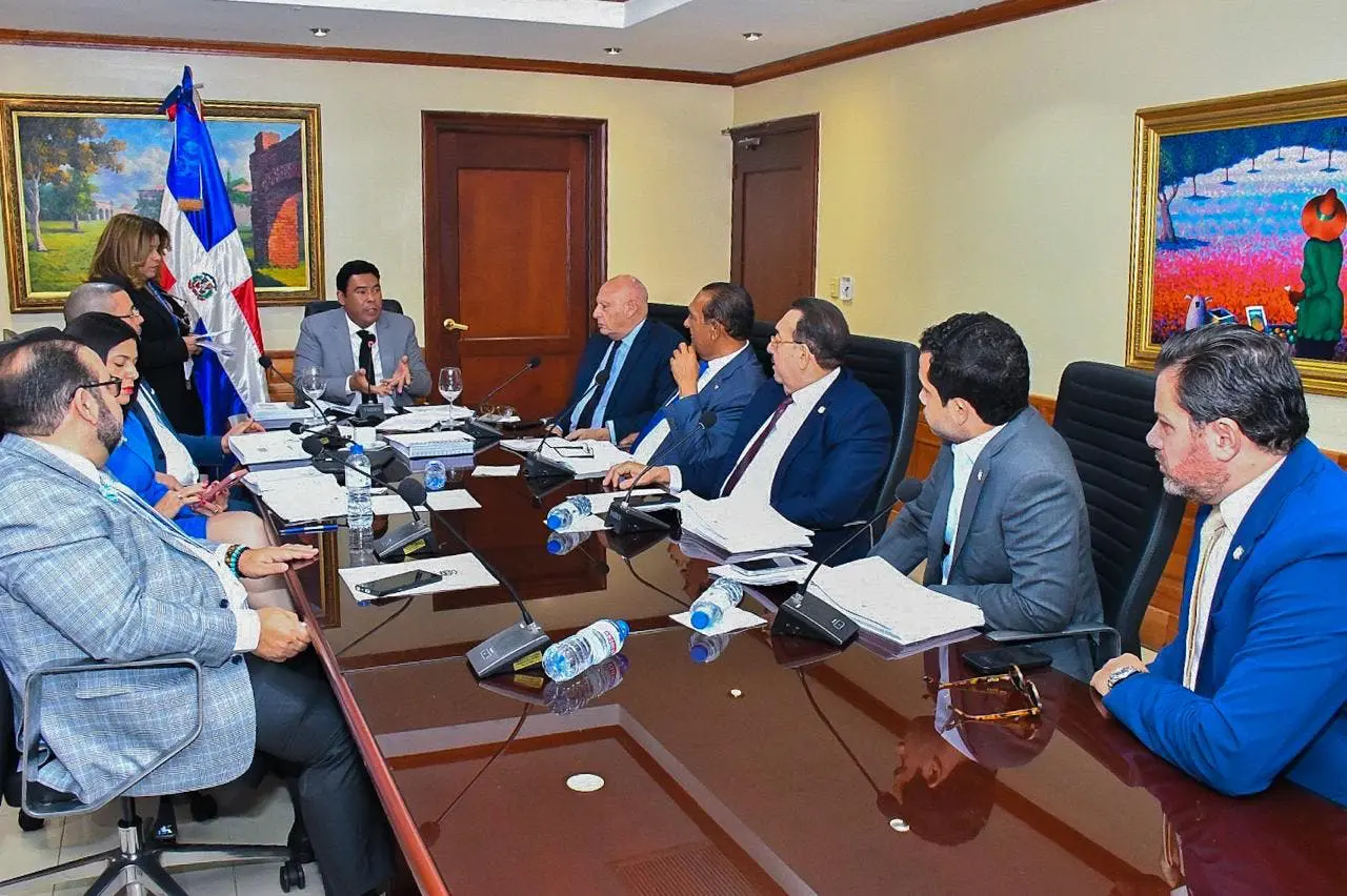 El Senado dominicano da luz verde a la modificación del código de trabajo