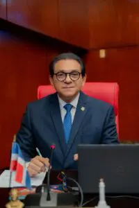 Senador Daniel Rivera dice Senasa garantiza cobertura a afiliados