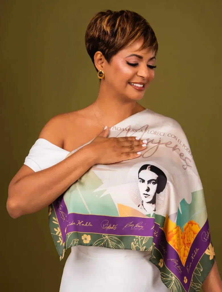 Nina Vásquez presenta "La Pañoleta Latinoamérica"