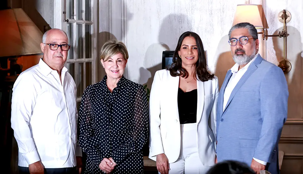 Félix Serrata, Marianela Romeu, Hadelyn Urbáez y Miguel Vega.