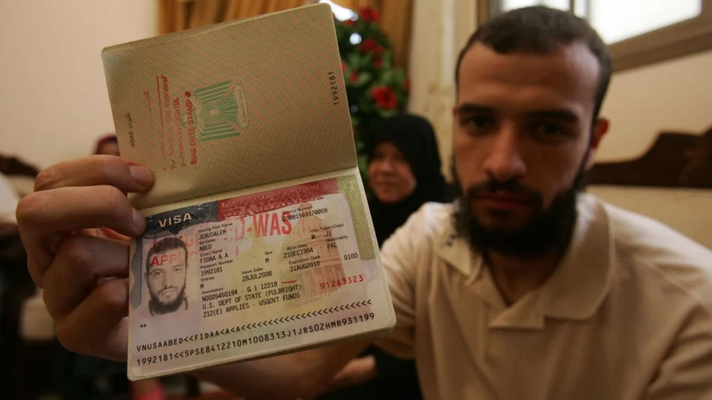 EE. UU canceló centenares de visas a estudiantes extranjeros