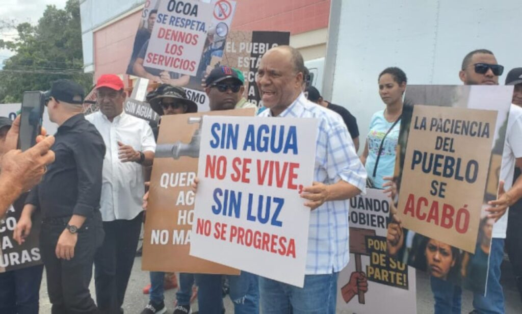 Protestas en Ocoa exigen soluciones urgentes ante apagones y escasez de agua