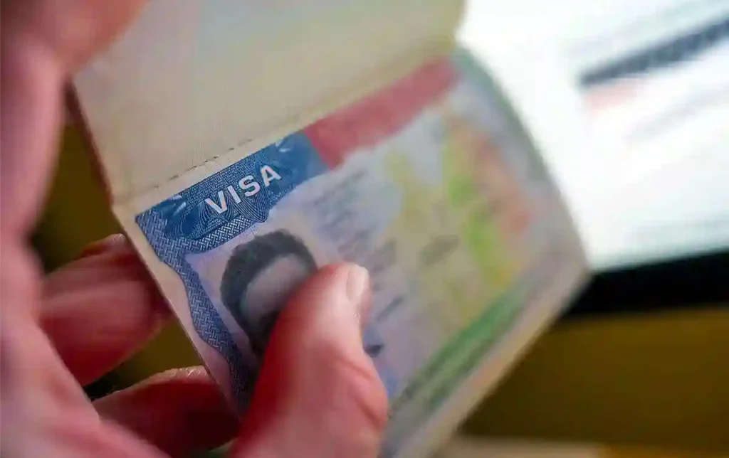 ¿Qué errores matan tu solicitud de visa en 2025?