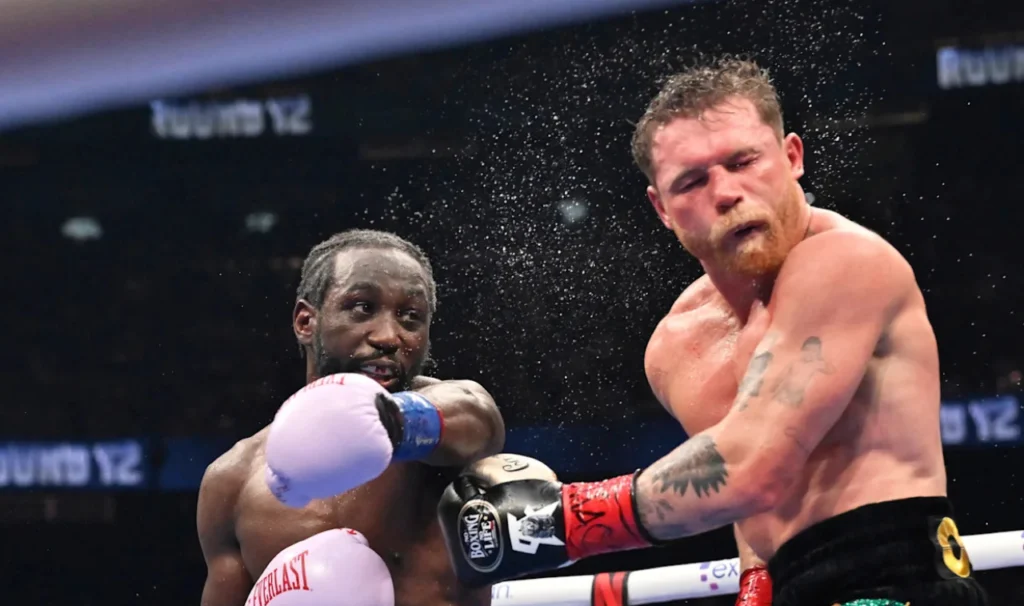Canelo inició fuerte, pero fue superado desde el tercer round.
