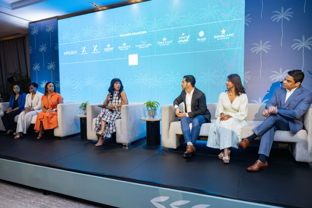 Edilenia Devarez, Andrea Ramos, Yesenia Espinal, Airam Toribio, Francisco Almonte, Yikaury Maria y Arquimedez Gomez