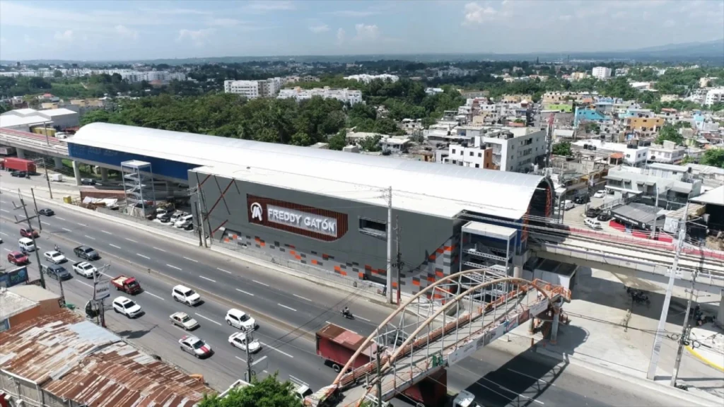 Estación Freddy Gatón del Metro Santo Domingo Línea 2C hacia Los Alcarrizos