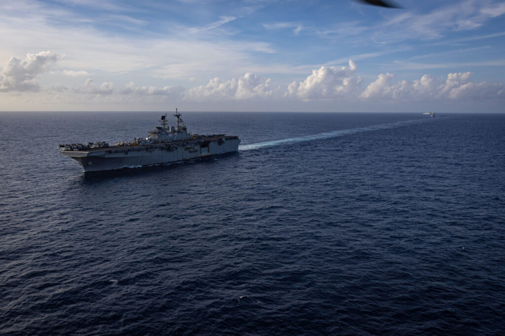 EE.UU. difunde primeras imágenes del buque de asalto anfibio USS Iwo Jima en el Caribe