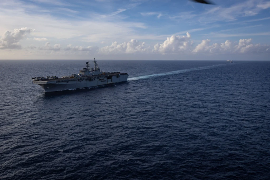 EE.UU. difunde primeras imágenes del buque de asalto anfibio USS Iwo Jima en el Caribe