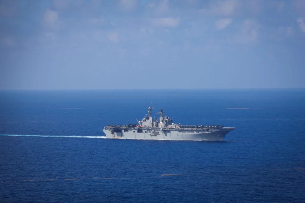 EE.UU. difunde primeras imágenes del buque de asalto anfibio USS Iwo Jima en el Caribe