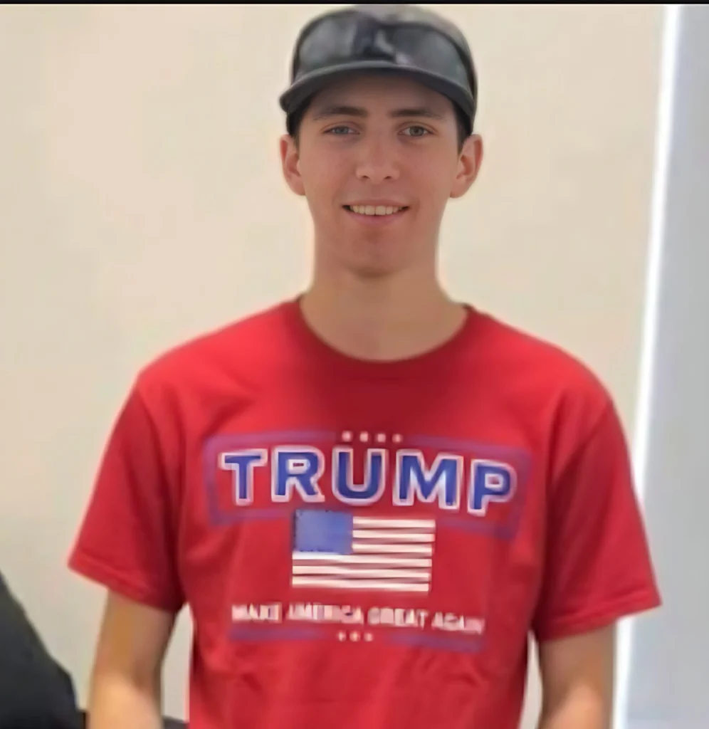Tyler Robinson viene de una familia conservadora y de orientación republicana