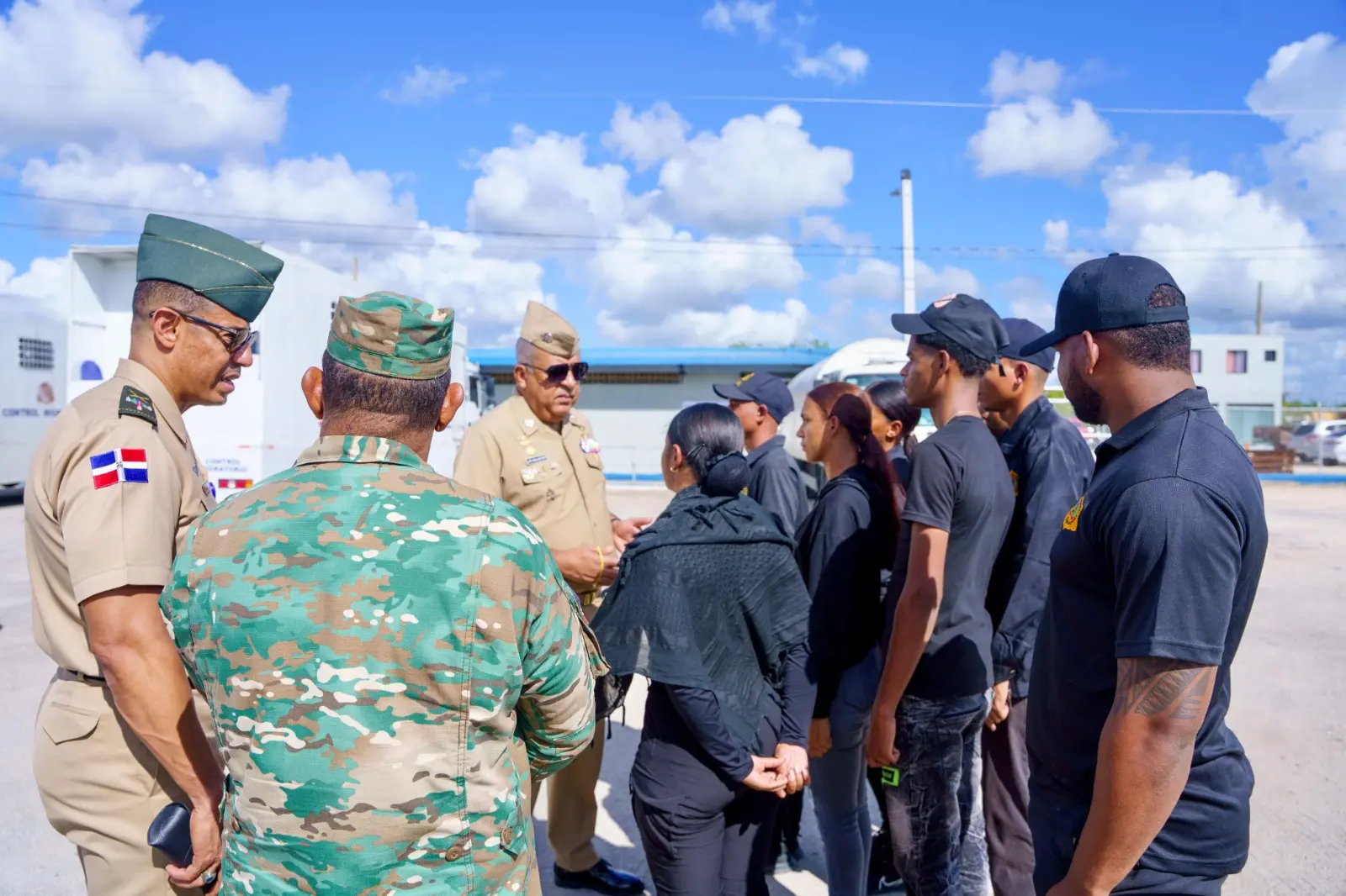 Lee Ballester coordina mayor control migratorio en la zona Este