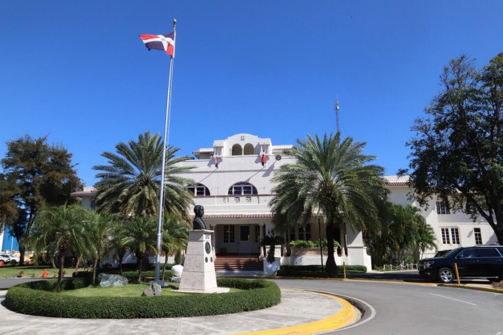 Cancillería dominicana defiende criterios “multilaterales” avalados por la OEA