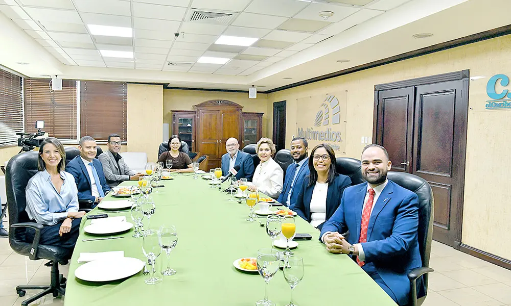 Directivos de Procompetencia y periodistas de elCaribe y CDN conversaron ampliamente. Foto: Danny Polanco