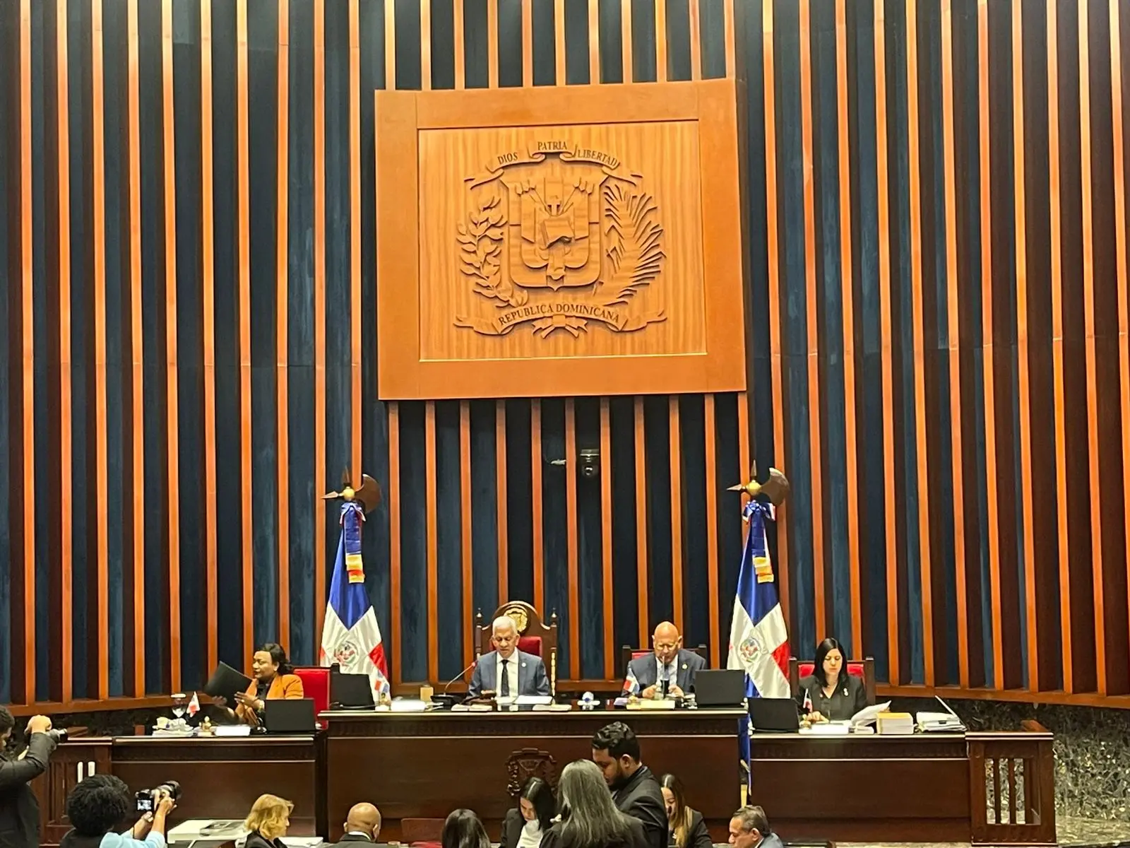 Sin tocar la cesantía, Senado aprueba en segunda lectura y con ...