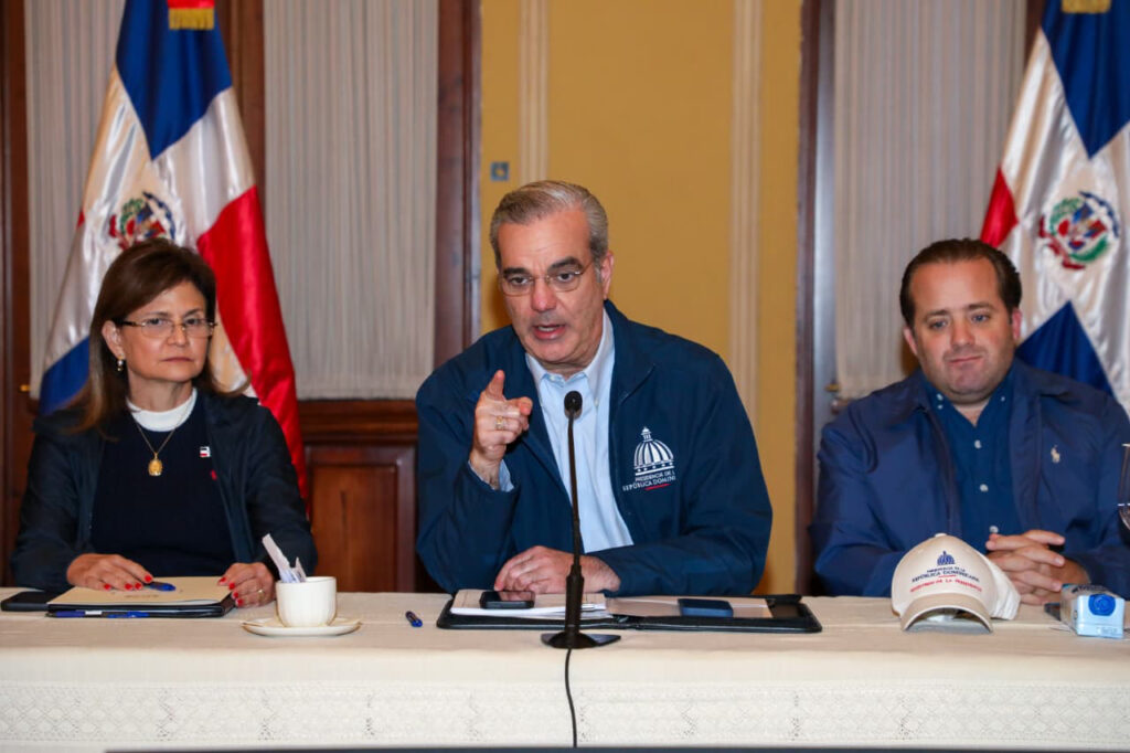 Gobierno mantiene las medidas restrictivas