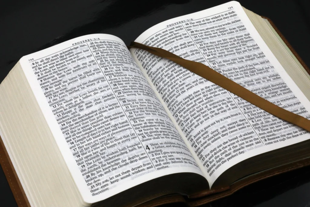 En septiembre se produjo un gran aumento en las ventas de Biblias tras la muerte de Kirk en Utah