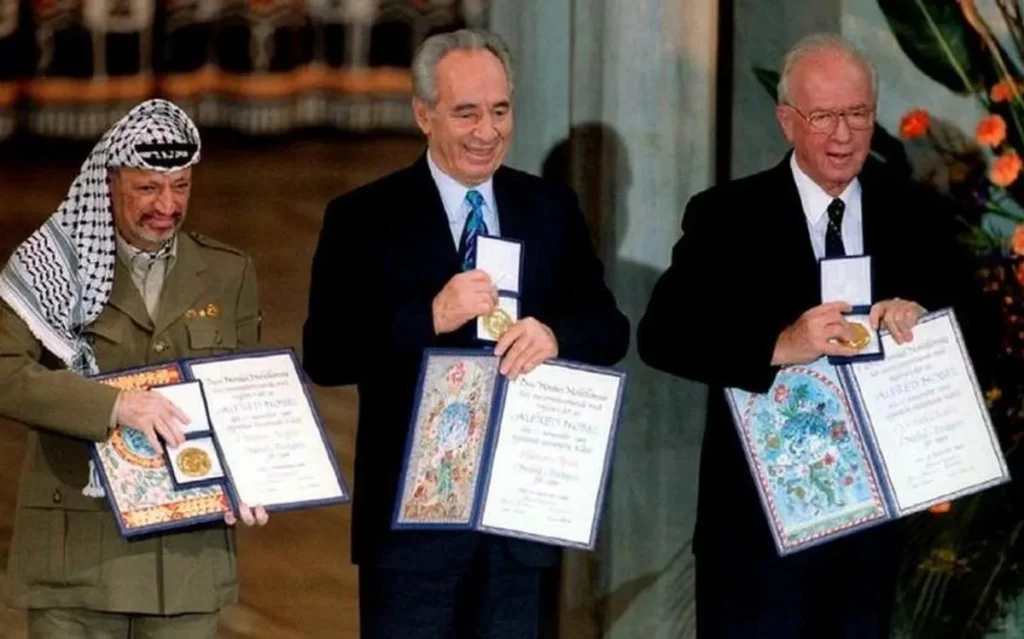 Nobel de la Paz: Yasser Arafat, Shimon Peres e Isaac Rabin