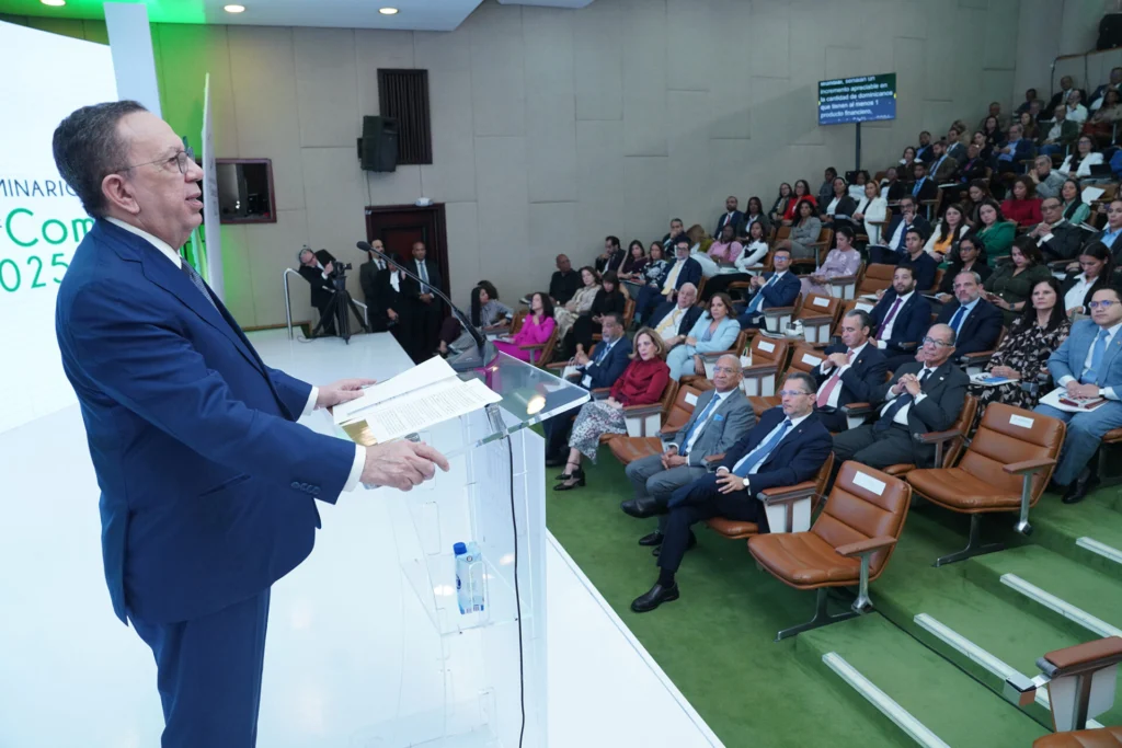 El anuncio lo realizó Valdez Albizu en el Seminario Internacional de Comunicación.