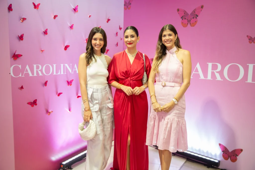 Lia Montas, Helen Blandino y Beatriz Abudh durante el lanzamiento de "La Bomba"